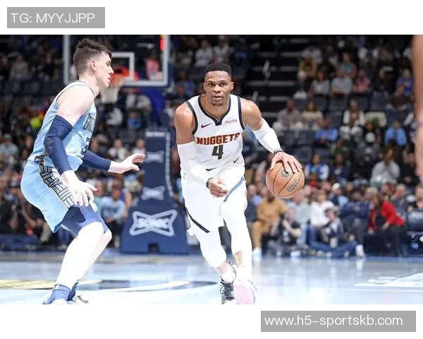 威少创造历史成就生涯第200次三双独占NBA纪录引发热议 威少创造历史成就生涯第200次三双独占NBA纪录引发热议